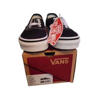 Boys Size 11 Classic Vans black and white NEW IN BOX